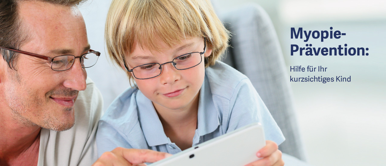 Kopp-Kirsamer - Slider mittel Vater und Sohn am Tablet
