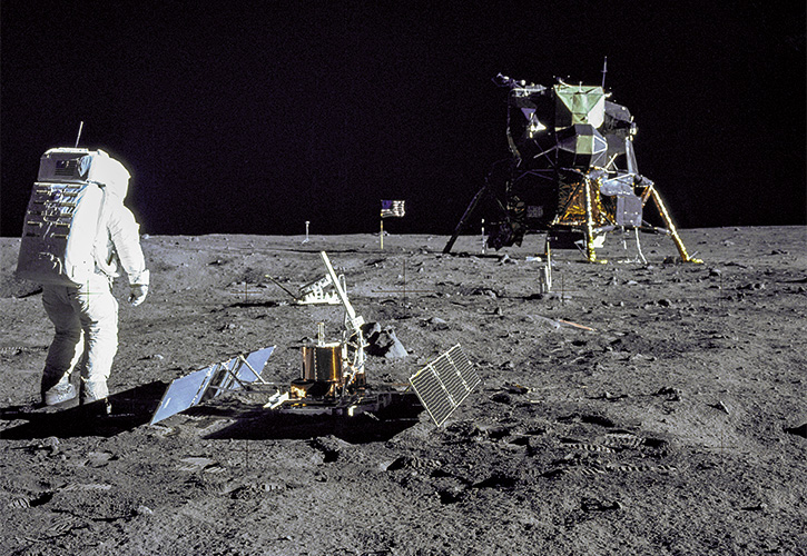 Kopp-Kirsamer - NASA_aldrin_looks_back_152495main_image_feature_616b_ys_full